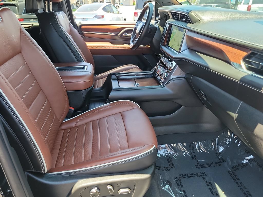 Used 2023 GMC Yukon Denali Ultimate AWD/4WD image 21