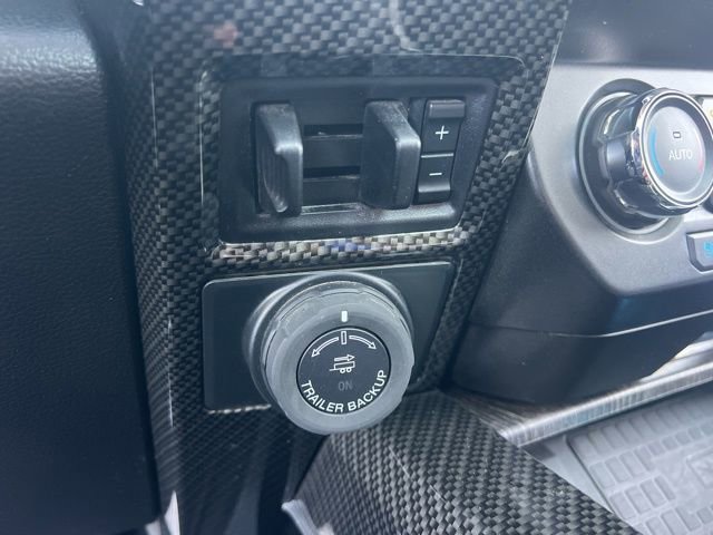 Used 2021 Ford F250 Lariat w/ Lariat Ultimate Package AWD/4WD image 28