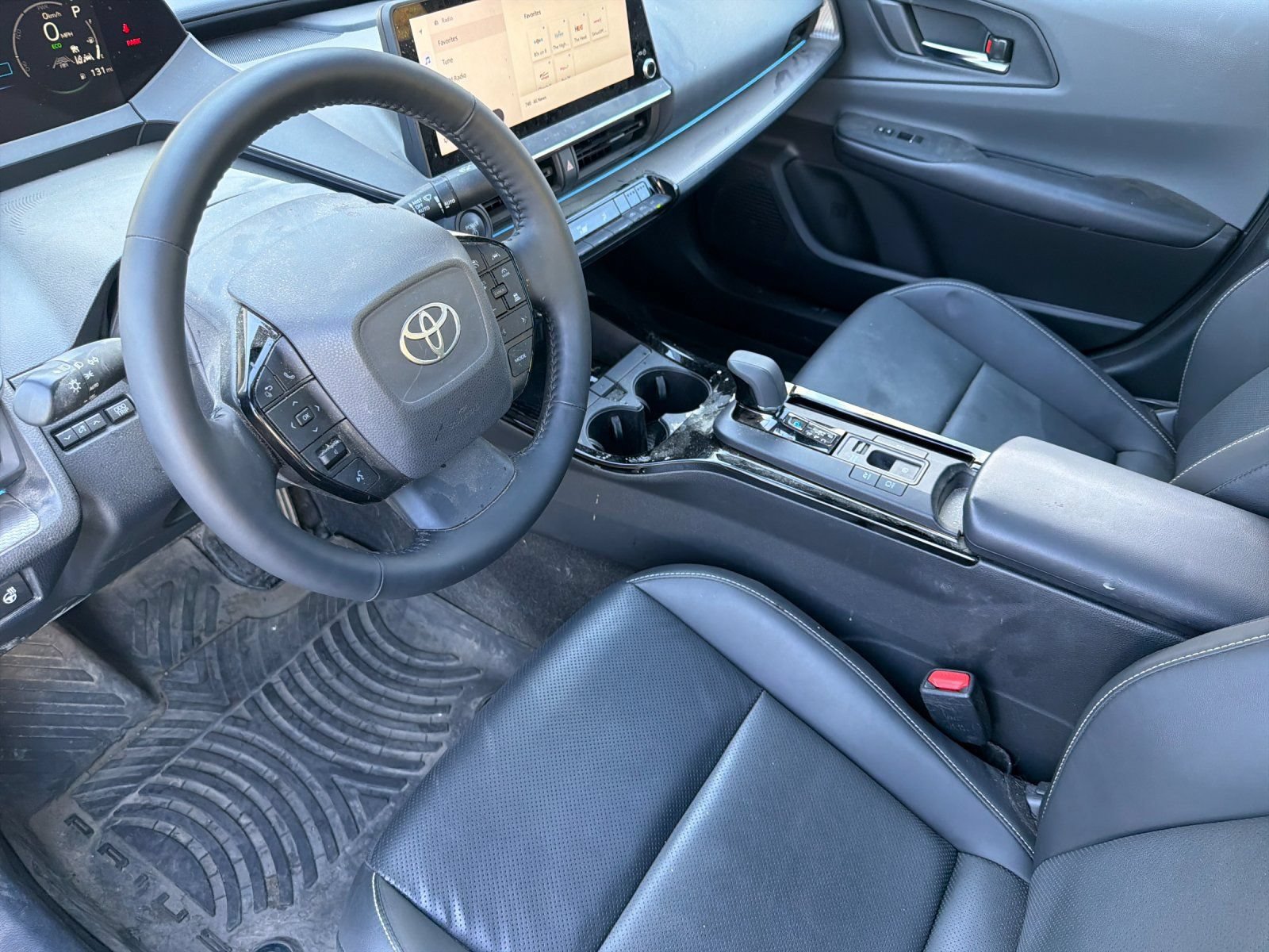 Used 2024 Toyota Prius Limited w/ Limited Premium Package FWD image 9