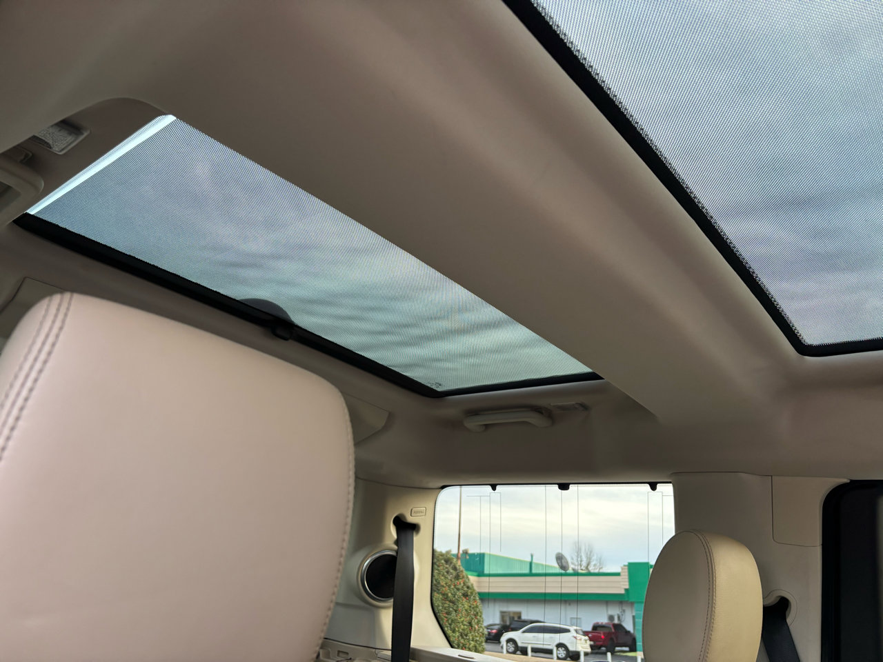 Used 2014 Land Rover LR4 HSE LUX image 30