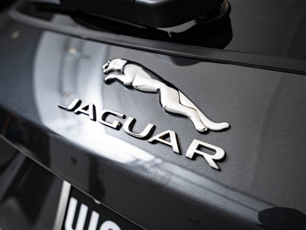 Used 2023 Jaguar F-PACE S AWD/4WD image 18