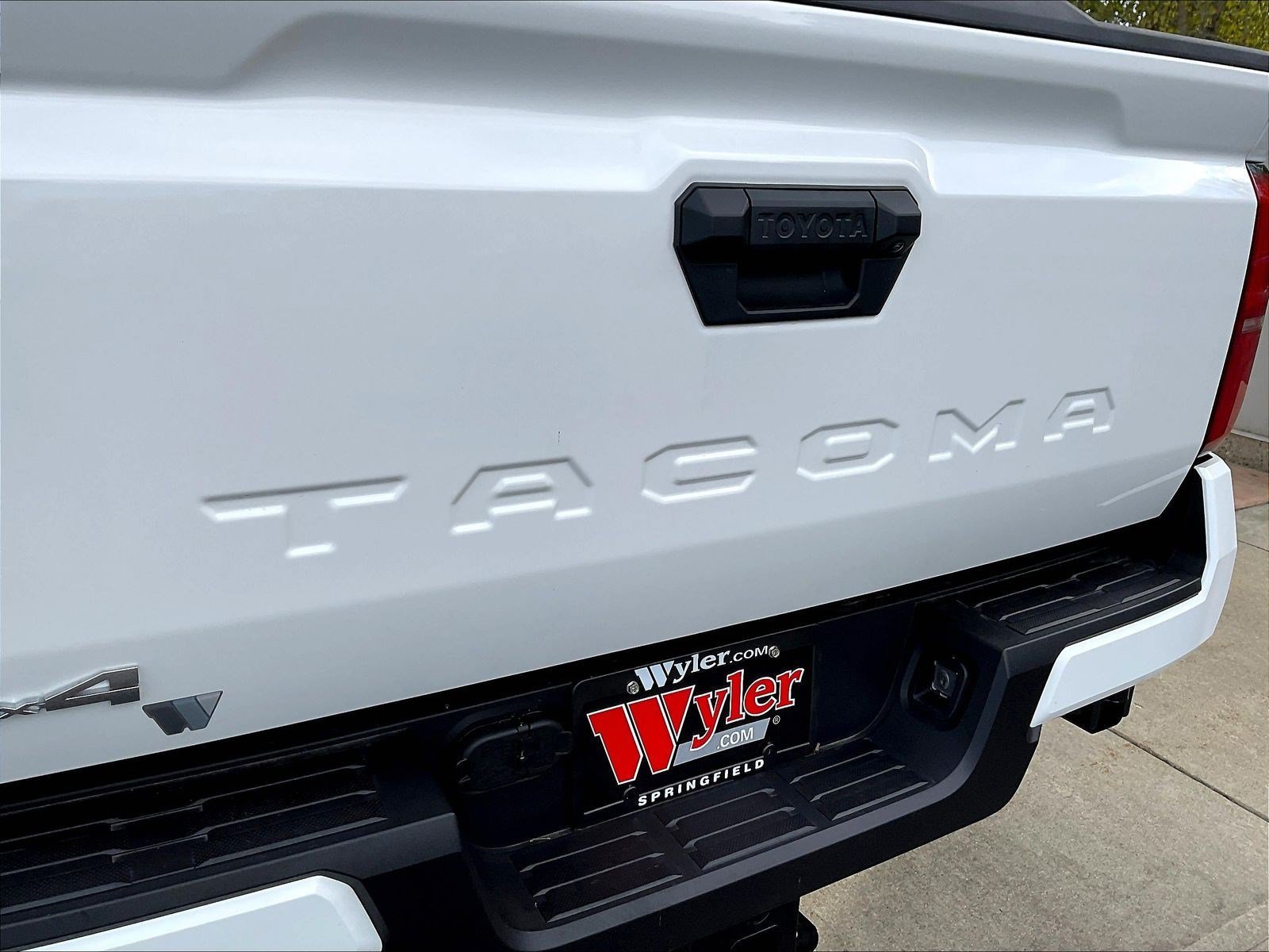 Used 2026 Toyota Tacoma SR5 AWD/4WD image 24