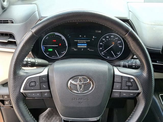 Used 2021 Toyota Sienna Limited image 24