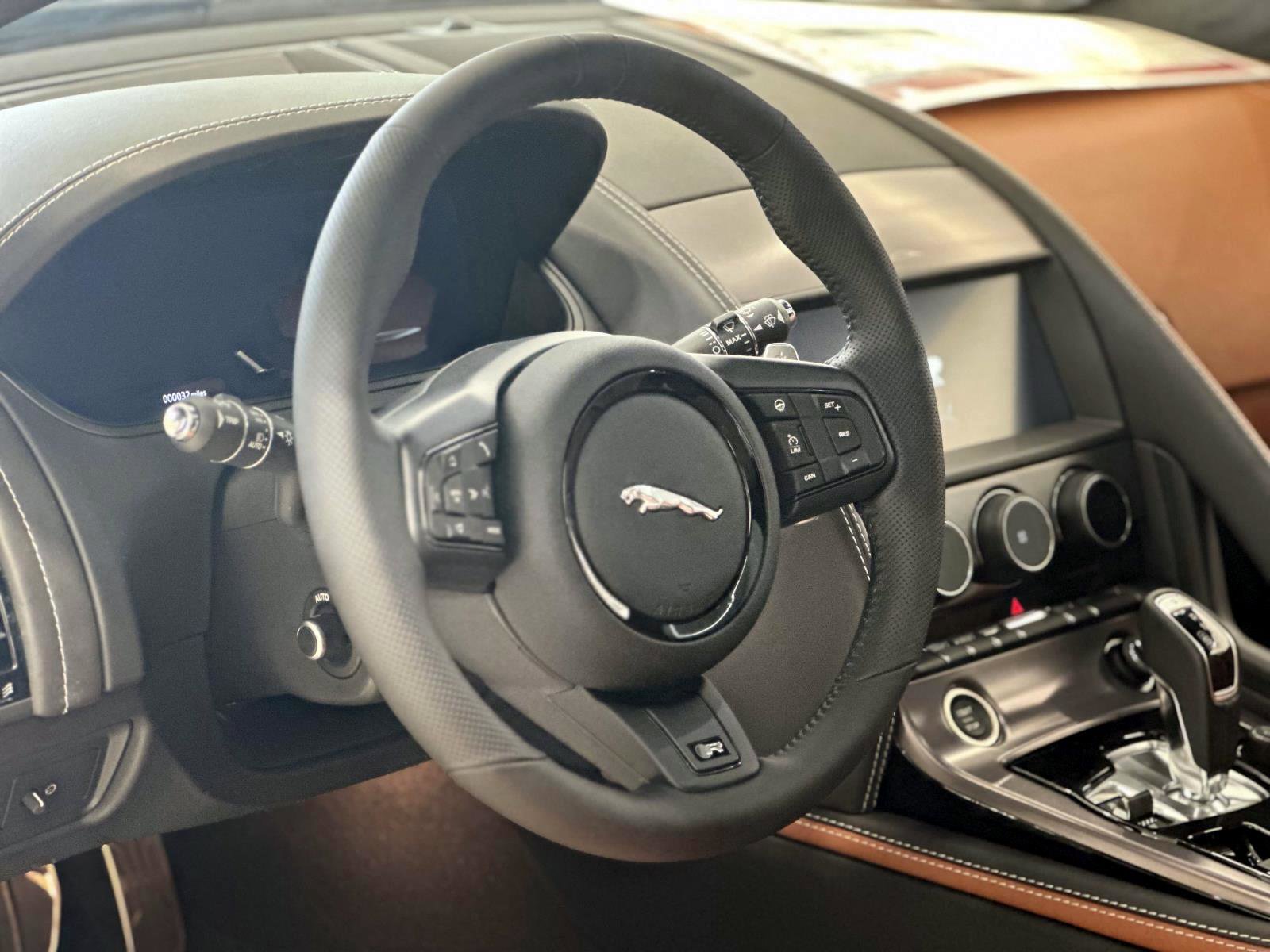 New 2024 Jaguar F-TYPE R image 18