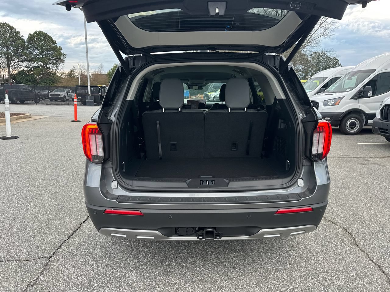 New 2026 Ford Explorer Active w/ Active Comfort Package RWD image 18