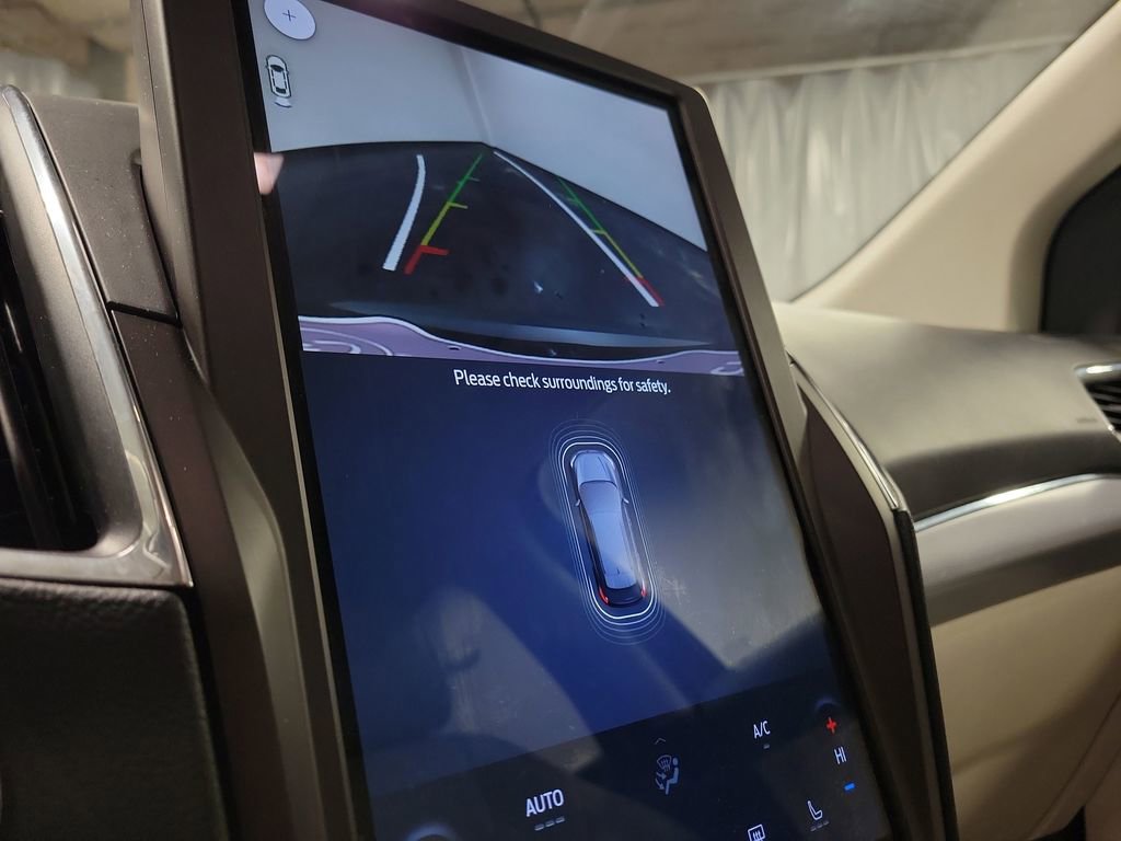 Used 2021 Ford Edge Titanium w/ Equipment Group 301A image 17