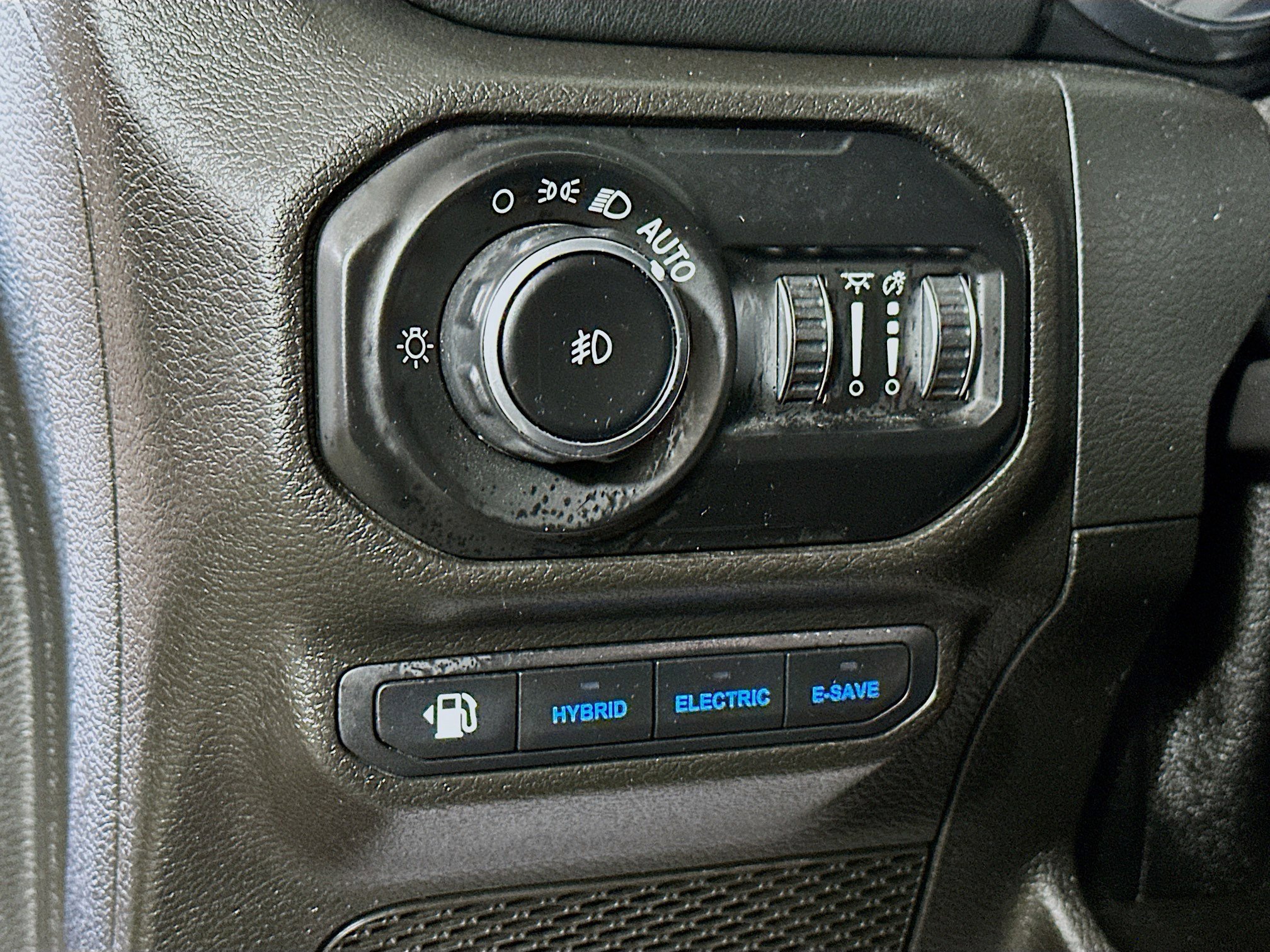 Used 2021 Jeep Wrangler Unlimited Sahara w/ Cold Weather Group image 10