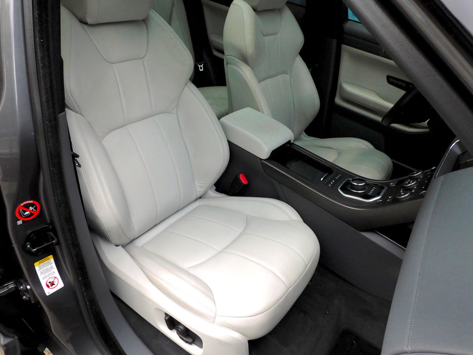 Used 2019 Land Rover Range Rover Evoque SE Premium AWD/4WD image 19
