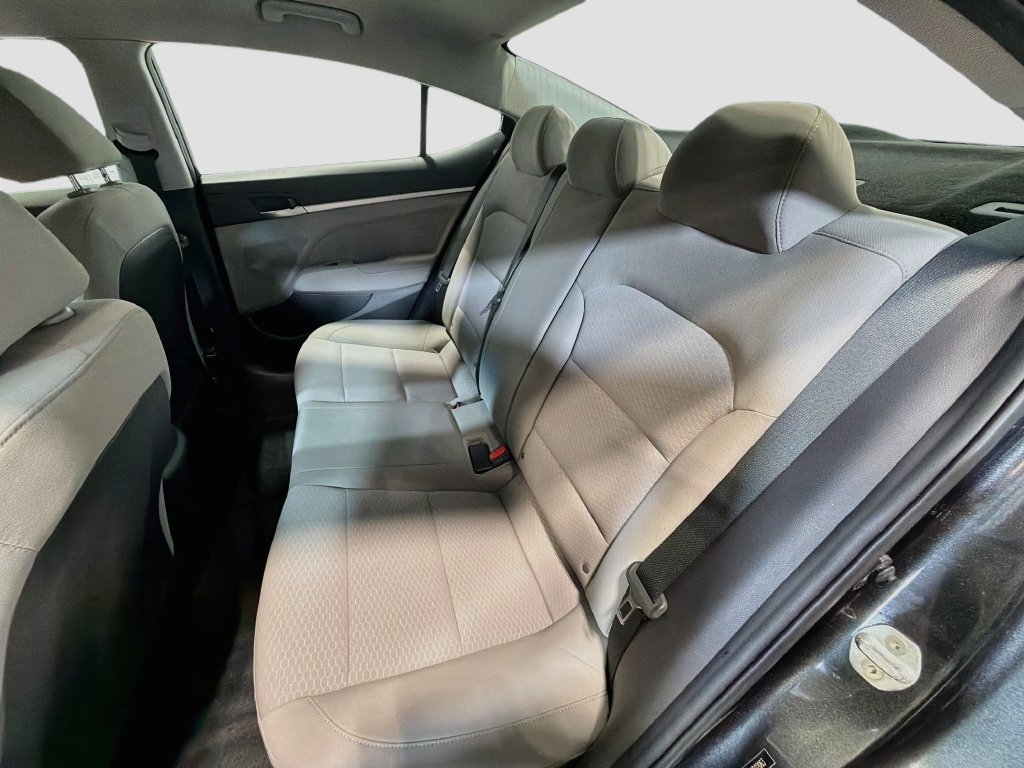 Used 2020 Hyundai Elantra SE FWD image 23
