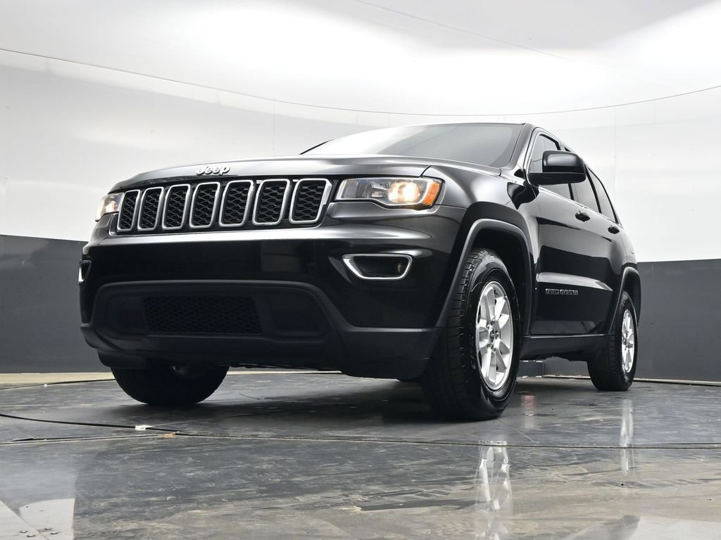Used 2019 Jeep Grand Cherokee Laredo RWD image 28