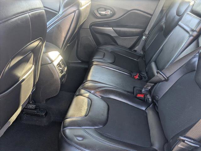 Used 2019 Jeep Cherokee Latitude Plus w/ Cold Weather Group image 17