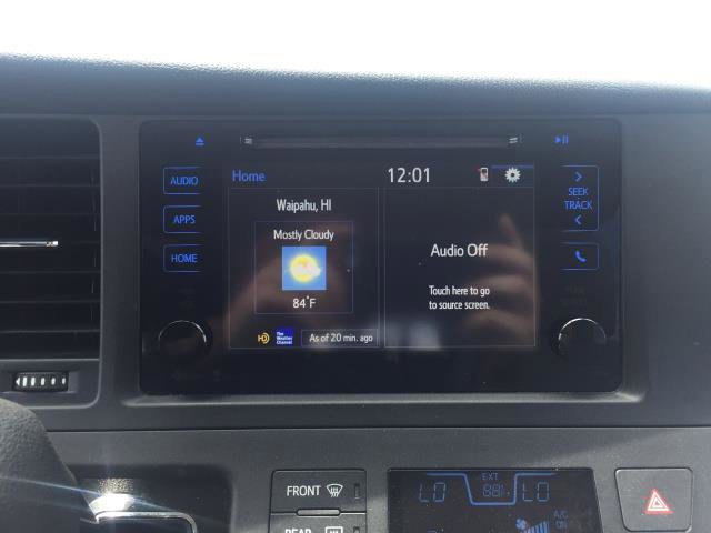 Used 2015 Toyota Sienna LE image 10