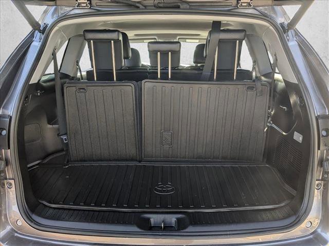 Used 2019 Toyota Highlander XLE image 6