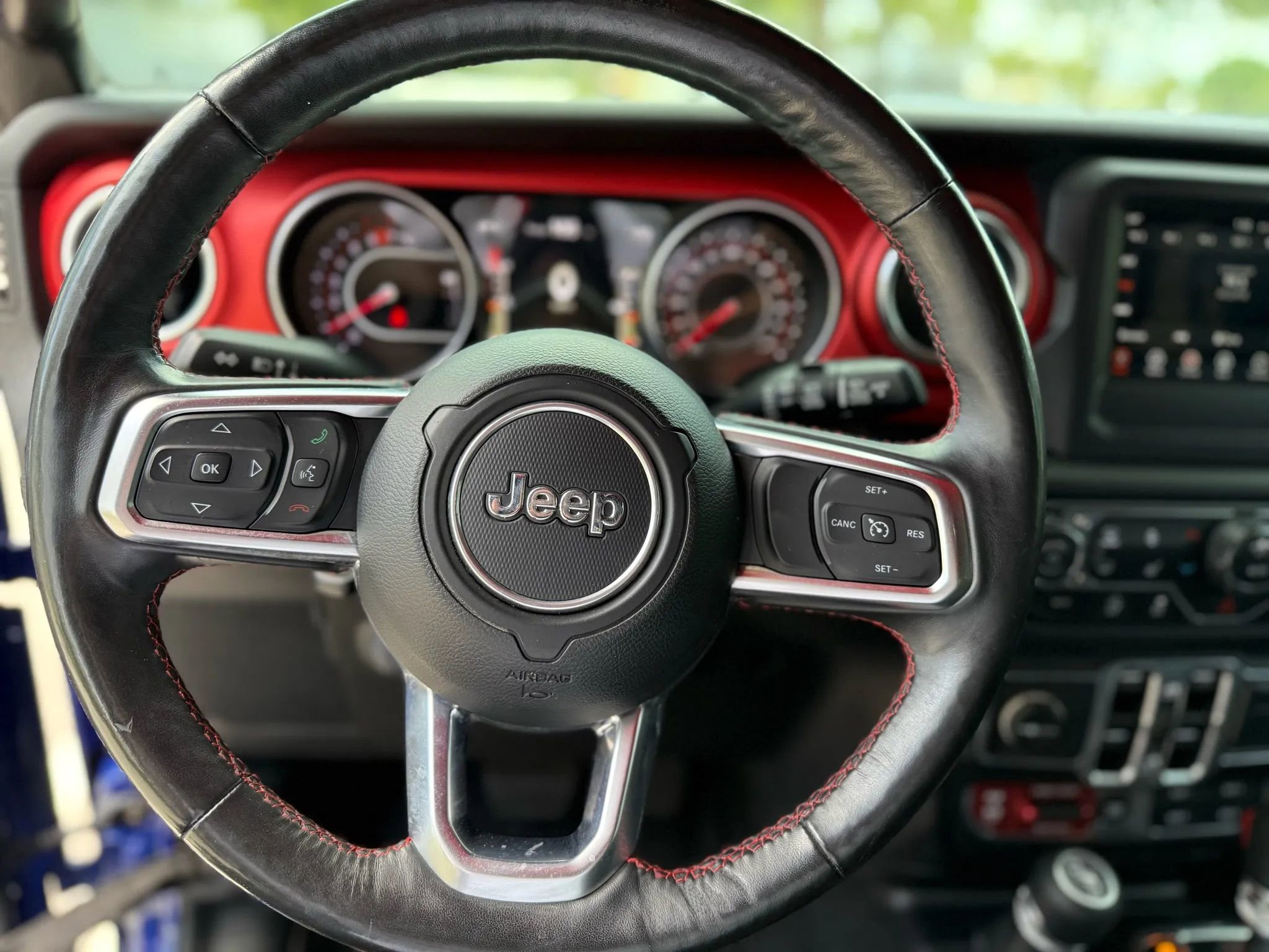 Used 2018 Jeep Wrangler Unlimited Rubicon w/ Cold Weather Group AWD/4WD image 9
