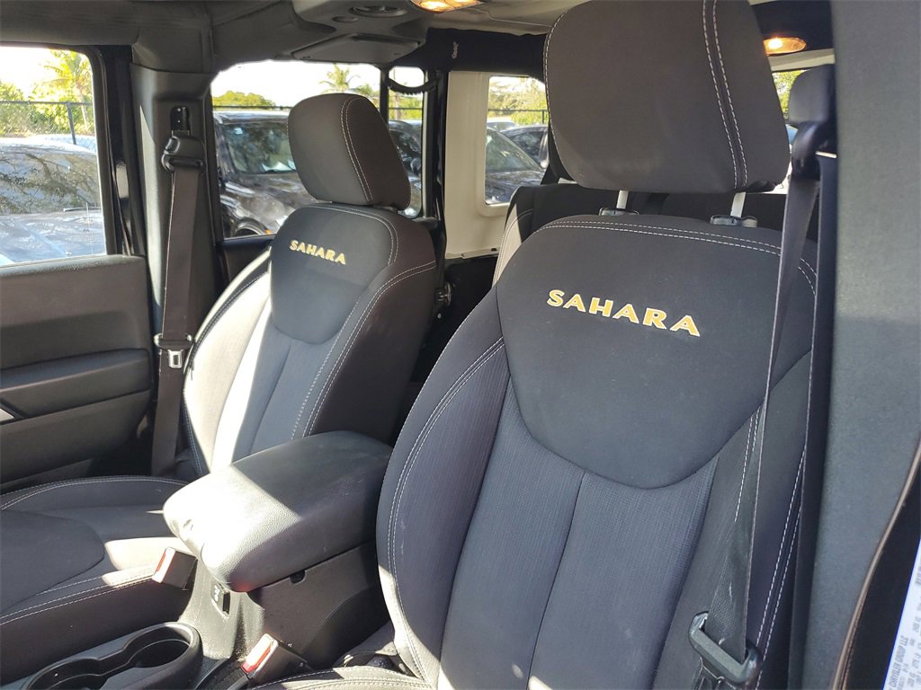 Used 2015 Jeep Wrangler Unlimited Sahara image 21