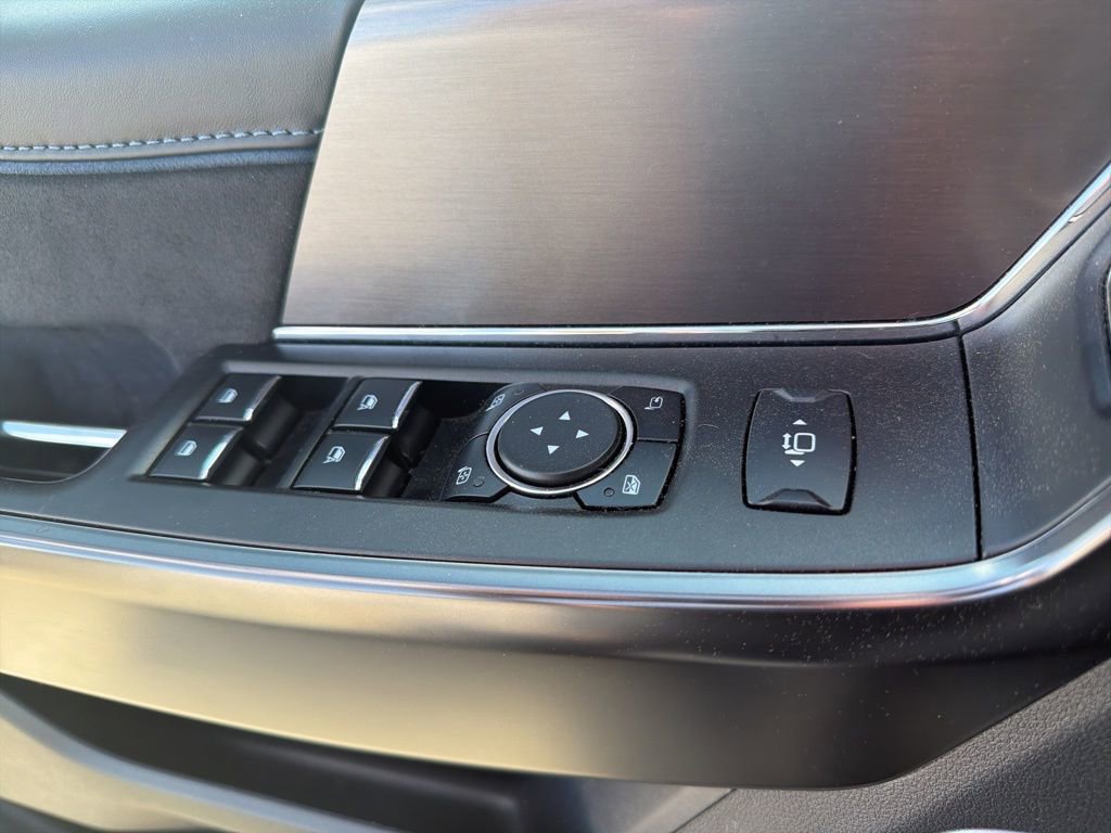 Used 2024 Ford F150 Platinum image 17