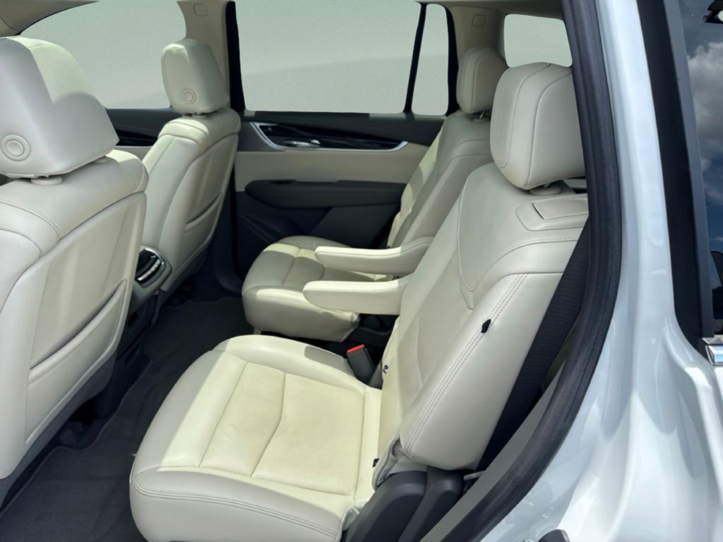 Used 2024 Cadillac XT6 Premium Luxury FWD image 12