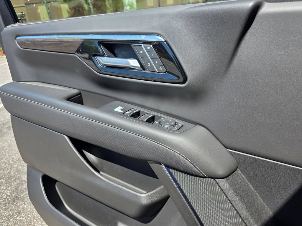 New 2026 Chevrolet Suburban Premier RWD image 11