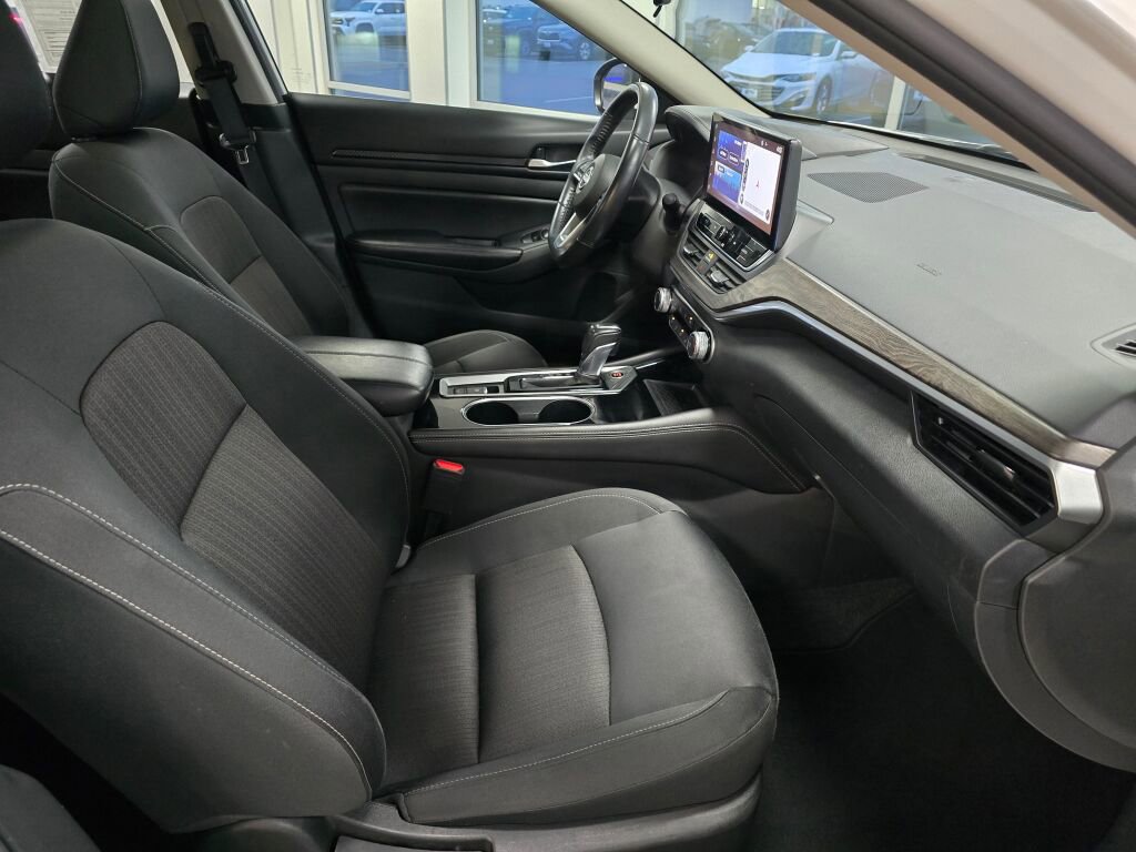 Used 2024 Nissan Altima 2.5 SV w/ SV Premium Package image 43