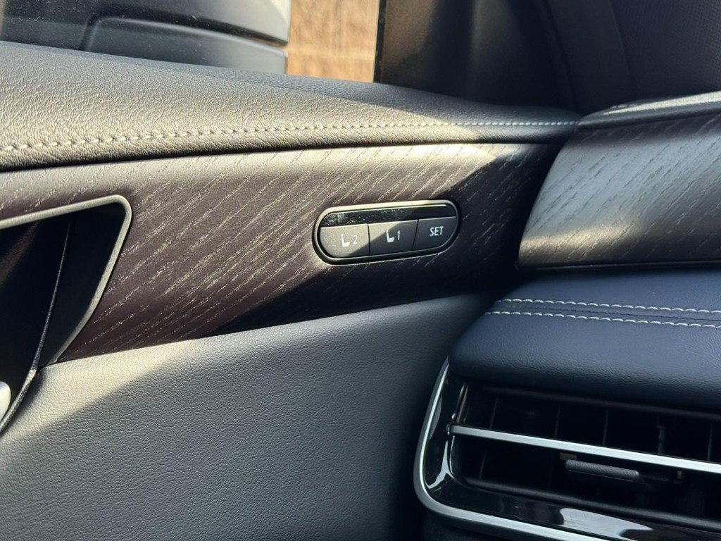 Used 2026 INFINITI QX60 Sport w/ Dark Cargo Package image 16