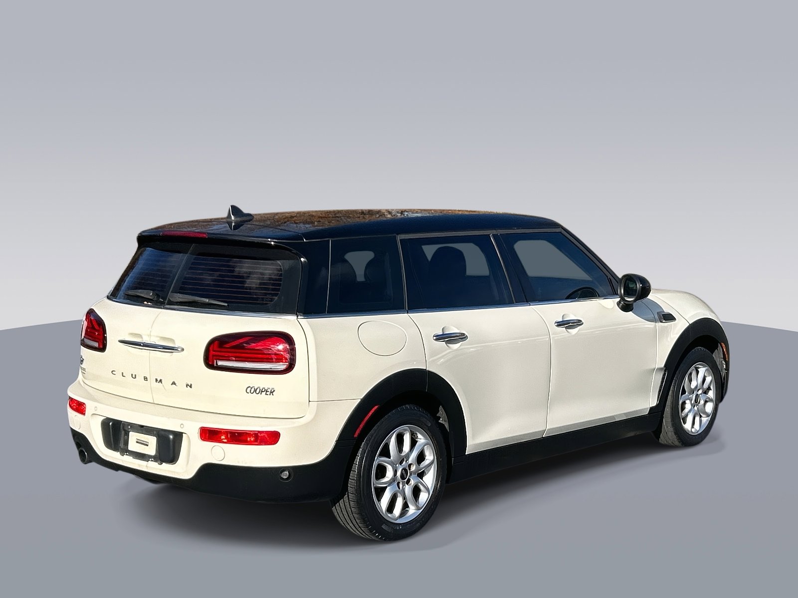 Used 2016 MINI Cooper Clubman image 3
