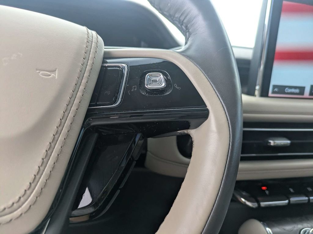 Used 2022 Lincoln Aviator Reserve w/ Equipment Group 201A RWD image 30