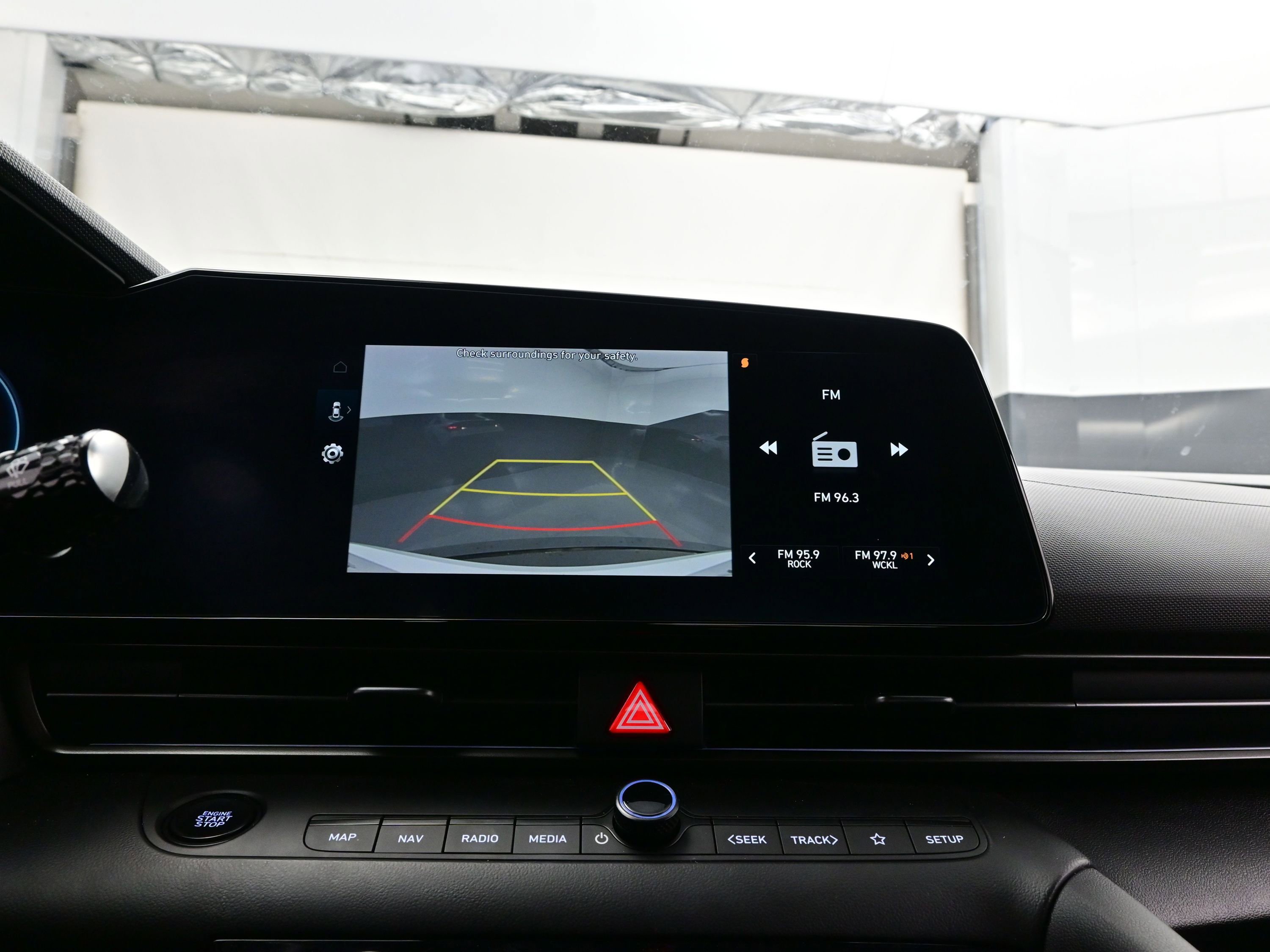 Certified 2025 Hyundai Elantra SEL image 18