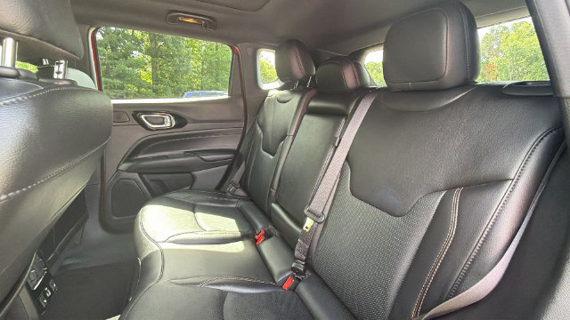 Used 2022 Jeep Compass Limited w/ (RED) Package AWD/4WD image 31