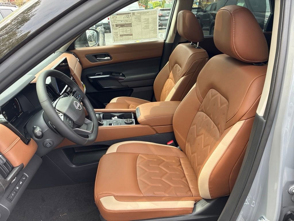 New 2026 Nissan Pathfinder Platinum AWD/4WD image 18
