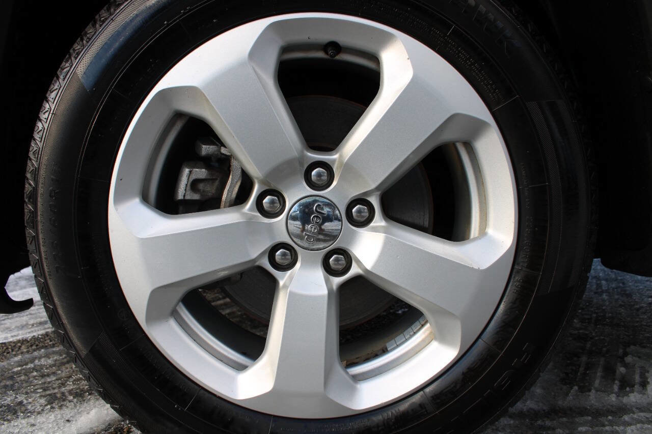 Used 2021 Jeep Compass Latitude image 18