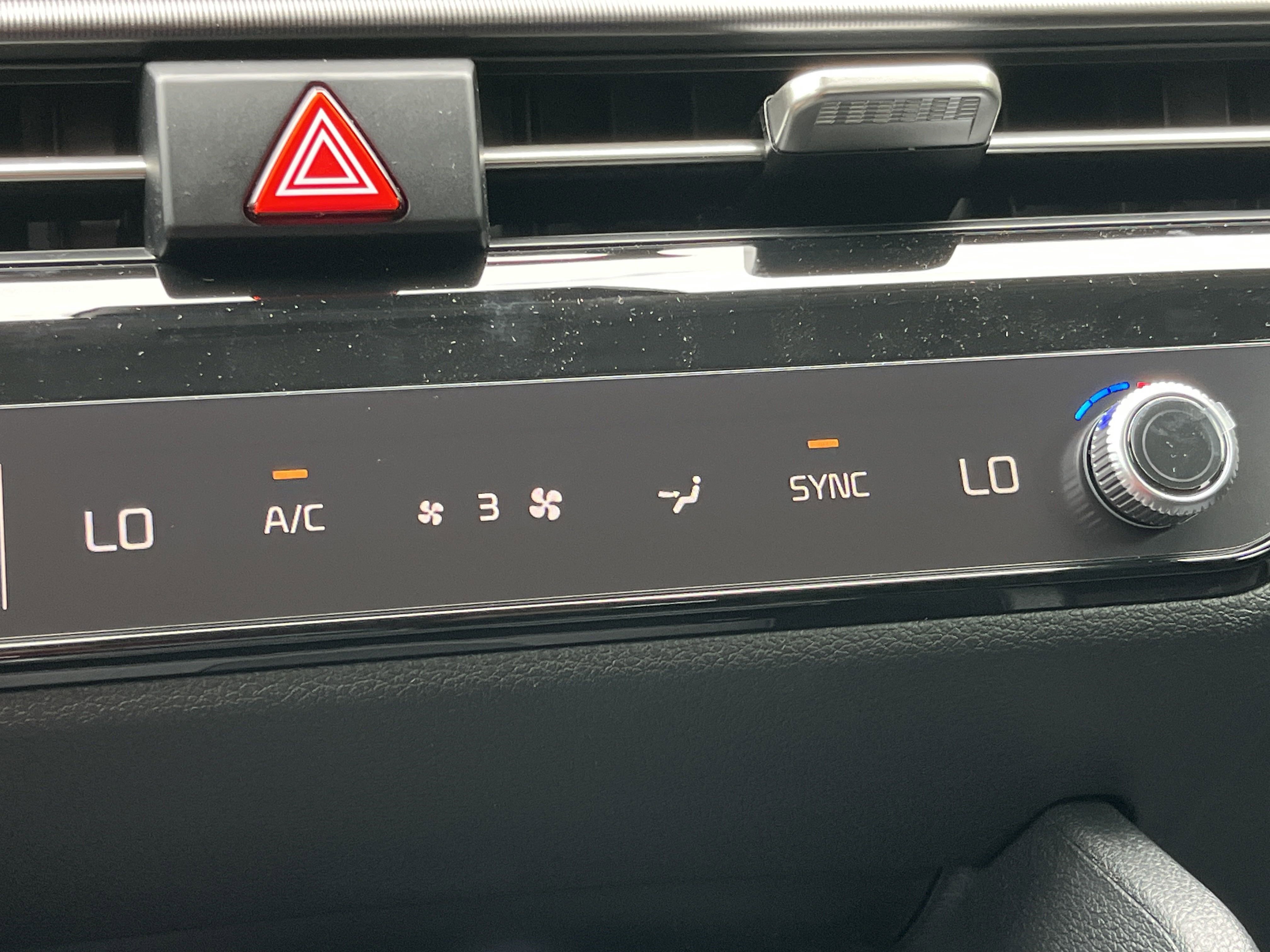 New 2026 Kia Sportage EX w/ EX Panorama Roof Package image 8