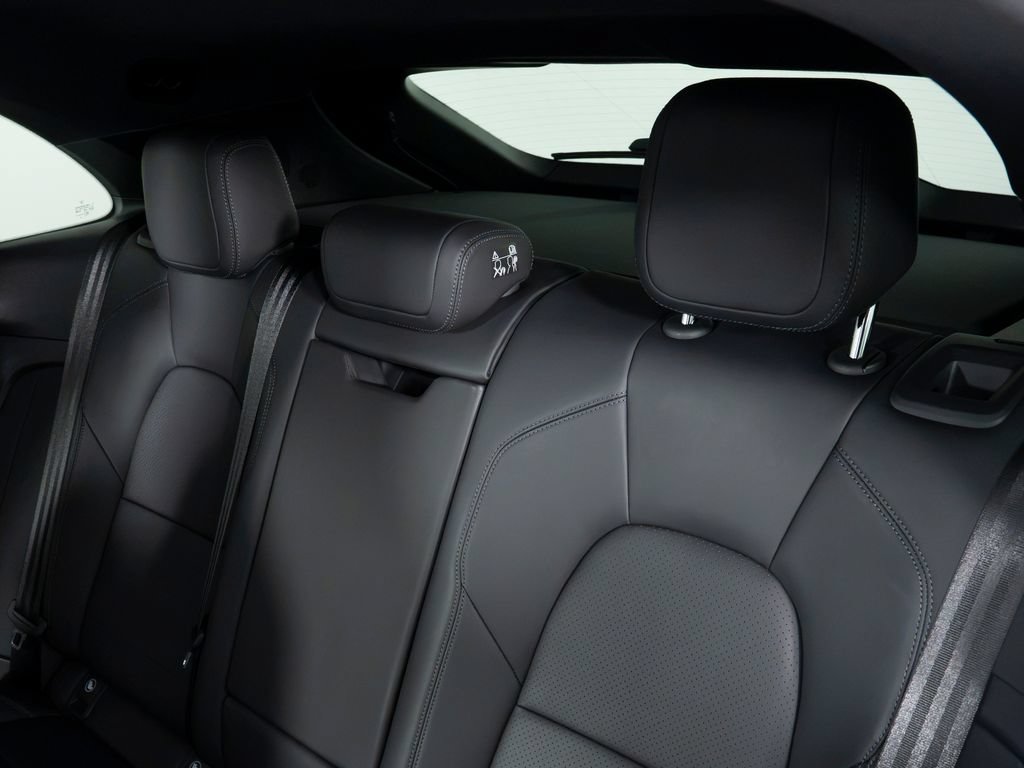 Certified 2025 Porsche Macan 4 Electric AWD/4WD image 40