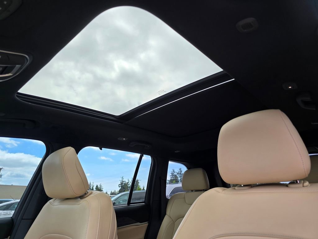 Used 2022 Jeep Grand Cherokee Limited 4xe w/ Luxury Tech Group II AWD/4WD image 20