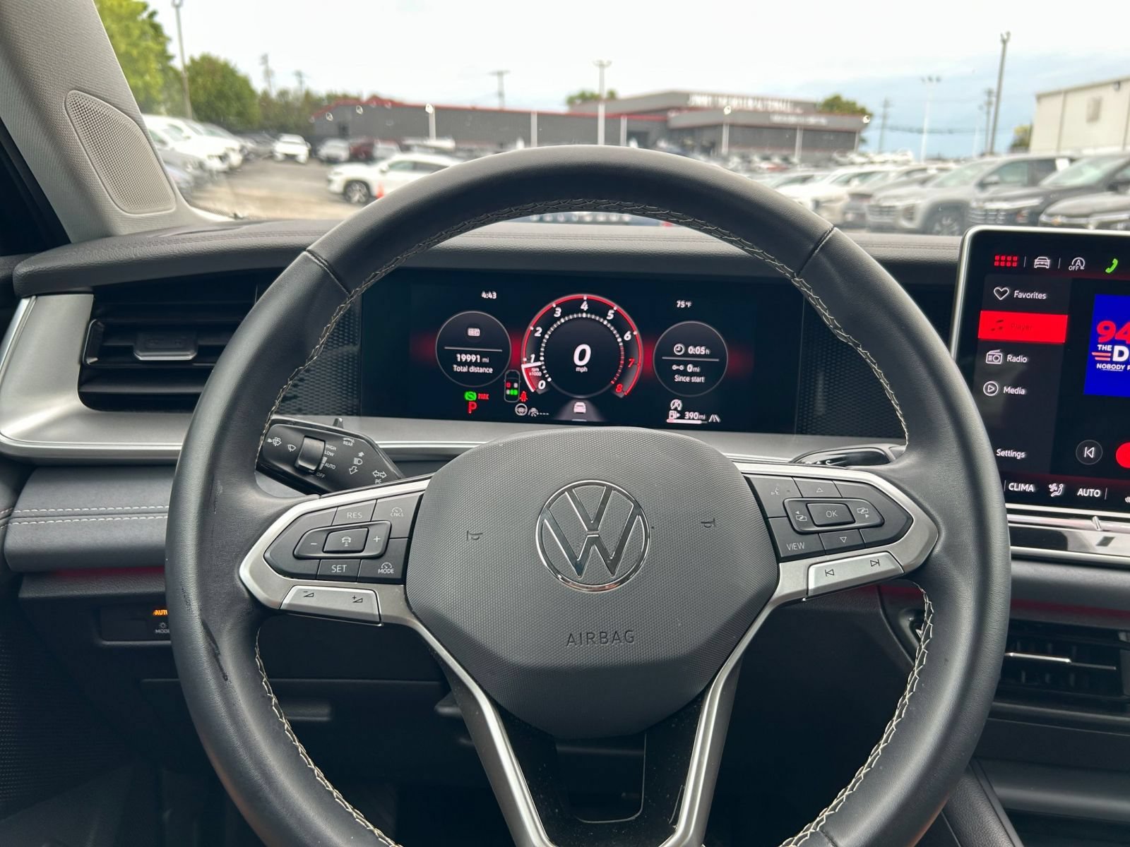 Used 2026 Volkswagen Tiguan SE AWD/4WD image 28