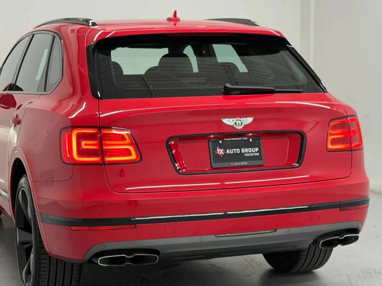 Used 2019 Bentley Bentayga AWD/4WD image 41