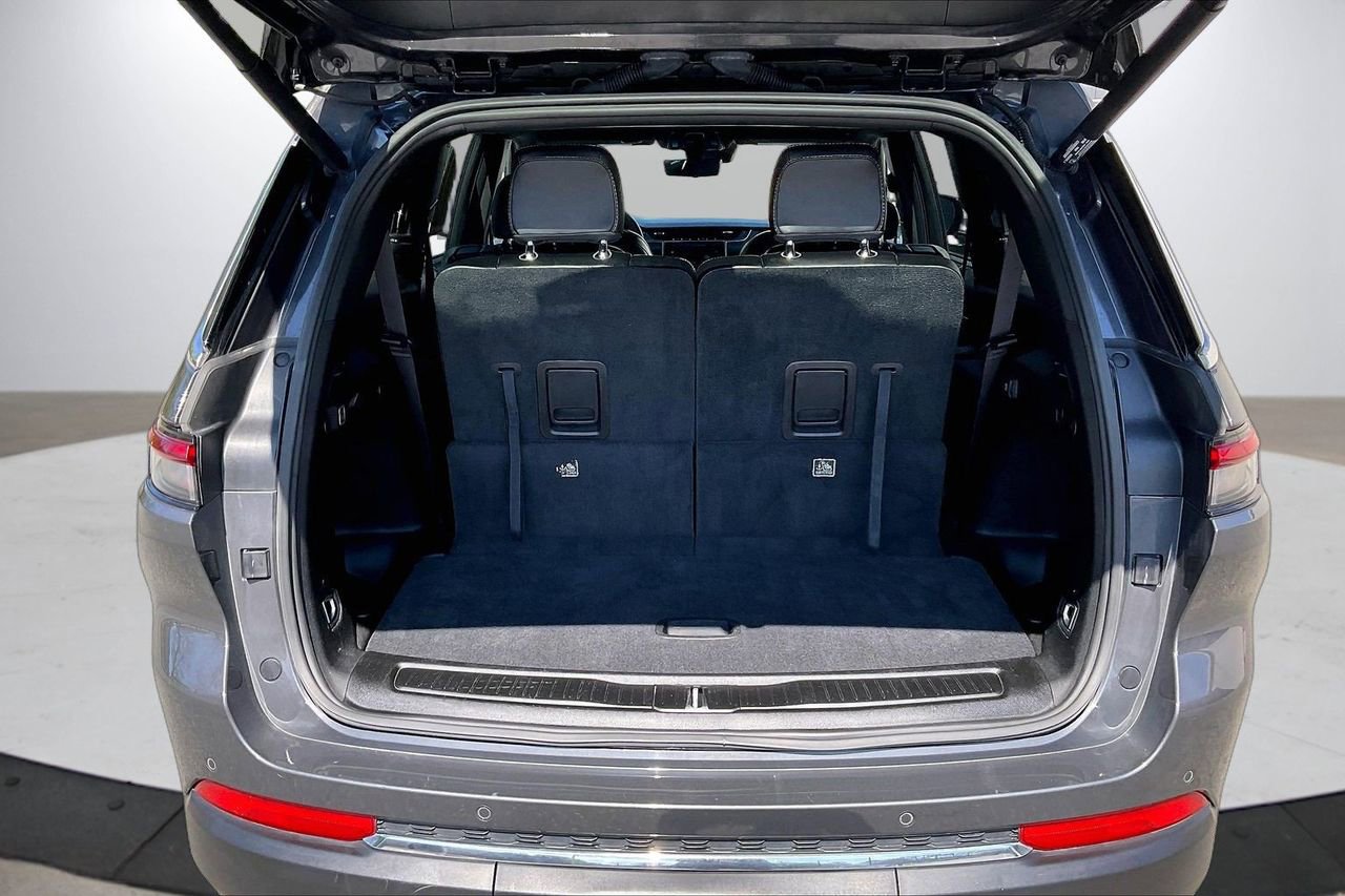 Used 2024 Jeep Grand Cherokee L Limited w/ Luxury Tech Group II image 28