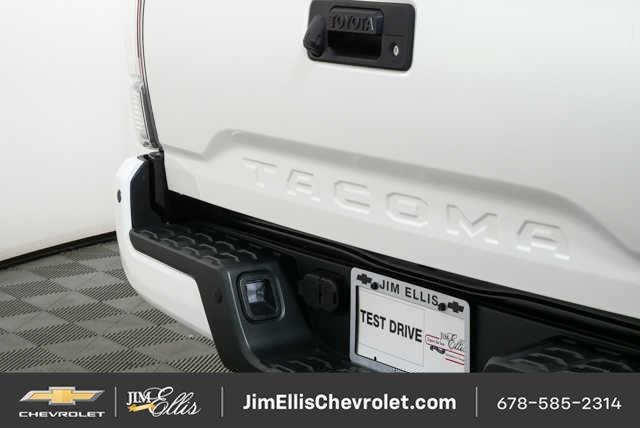 Used 2022 Toyota Tacoma TRD Sport w/ Technology Package AWD/4WD image 31
