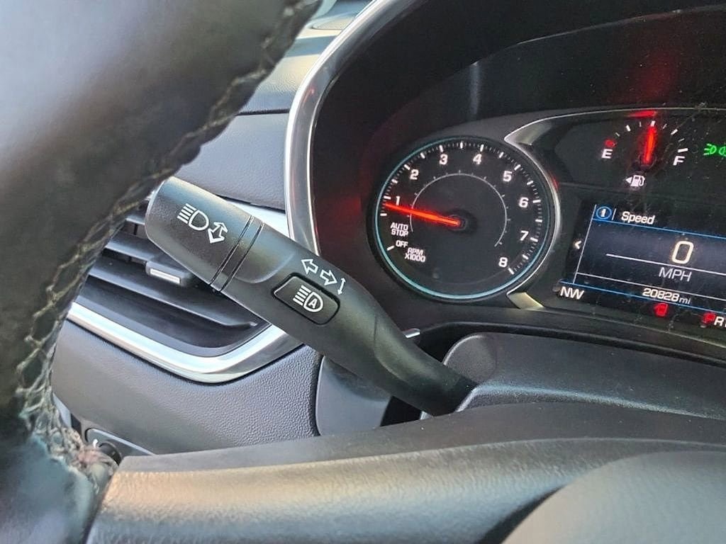 Used 2023 Chevrolet Equinox LT AWD/4WD image 13