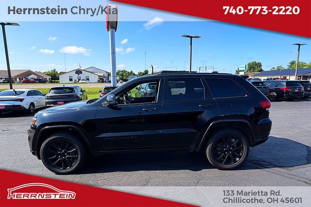 Used 2021 Jeep Grand Cherokee Laredo X AWD/4WD image 4