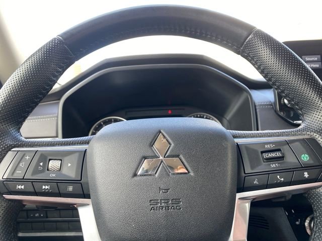 Used 2024 Mitsubishi Outlander SE image 16