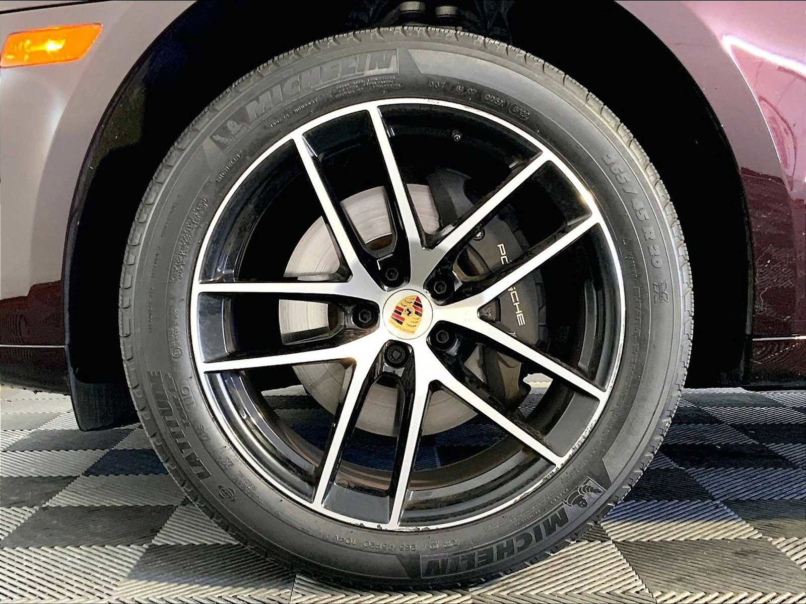 Certified 2023 Porsche Macan image 11