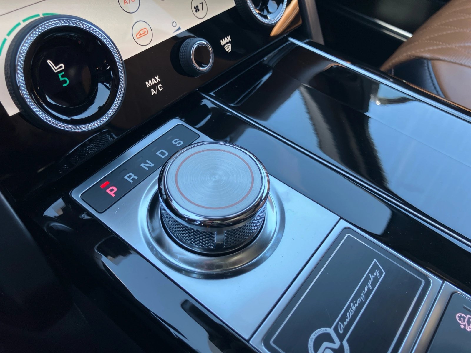 Used 2019 Land Rover Range Rover SV Autobiography Dynamic AWD/4WD image 18