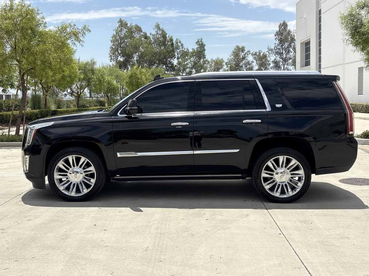 Used 2016 Cadillac Escalade Platinum AWD/4WD image 6
