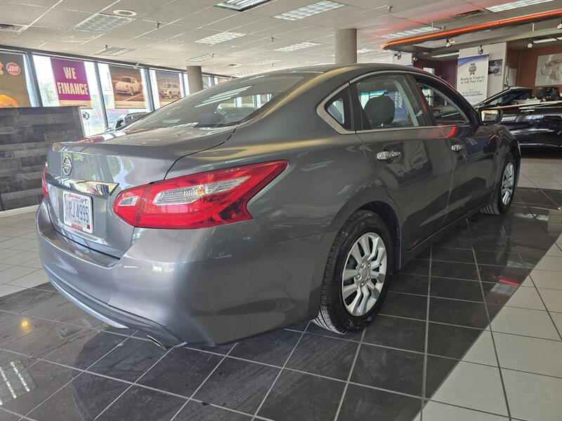 Used 2016 Nissan Altima 2.5 S w/ Power Driver Seat Package FWD image 4