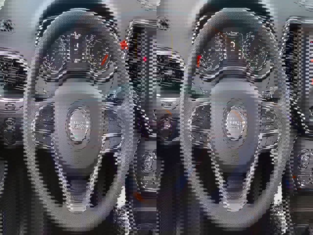 Used 2020 Jeep Cherokee Latitude image 23