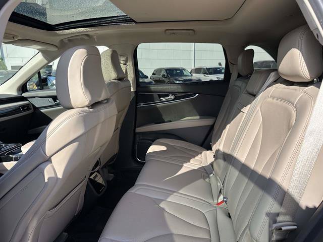 Used 2022 Lincoln Nautilus Reserve AWD/4WD image 32