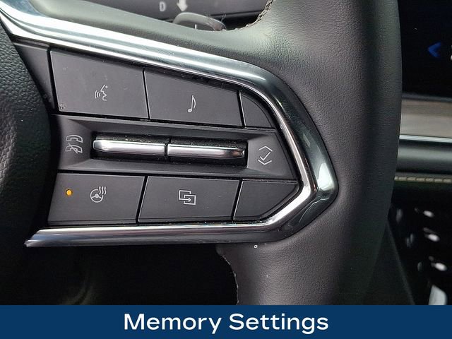 Used 2025 Chevrolet Suburban Premier AWD/4WD image 8