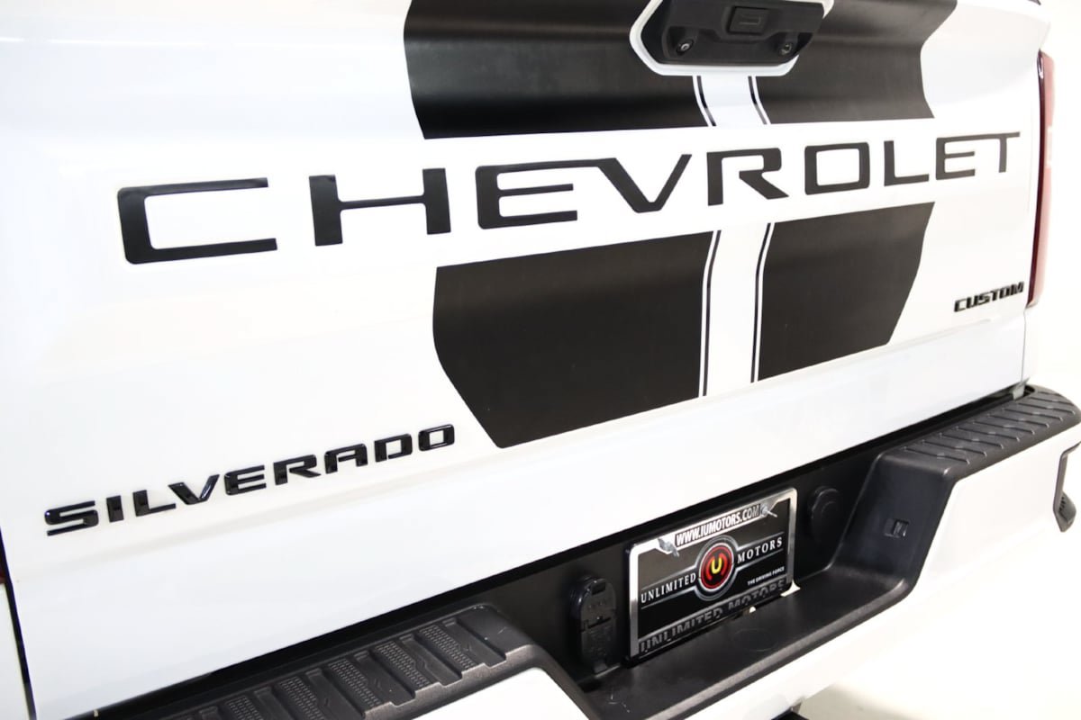 Used 2023 Chevrolet Silverado 1500 Custom w/ Rally Edition AWD/4WD image 10