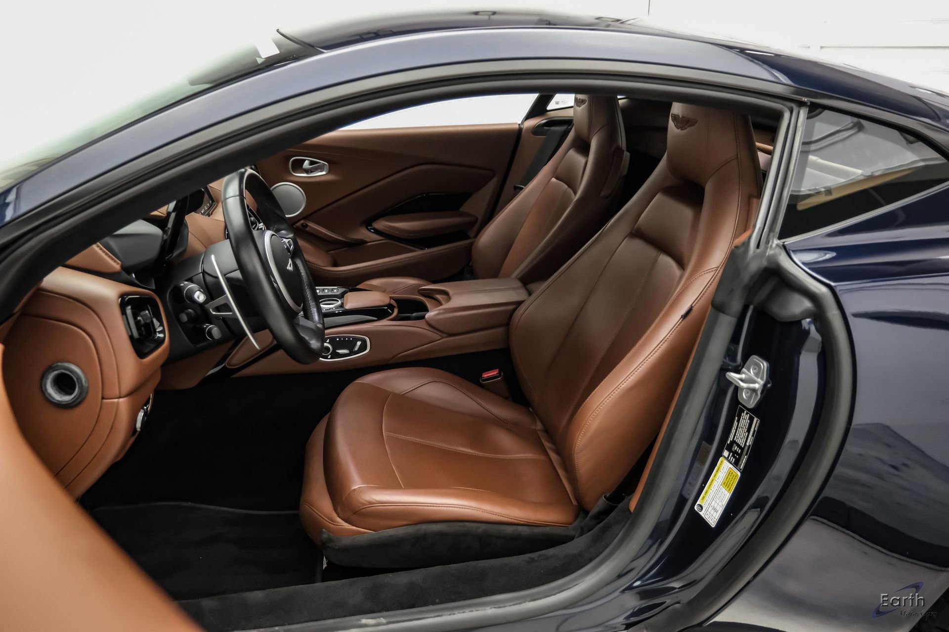 Used 2020 Aston Martin V8 Vantage Coupe RWD image 34