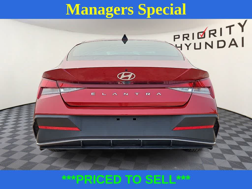 Used 2024 Hyundai Elantra SEL FWD image 5
